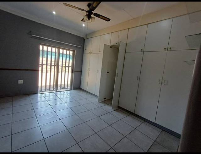 1 BEDROOM PROPERTY TO RENT IN BOOYSENS